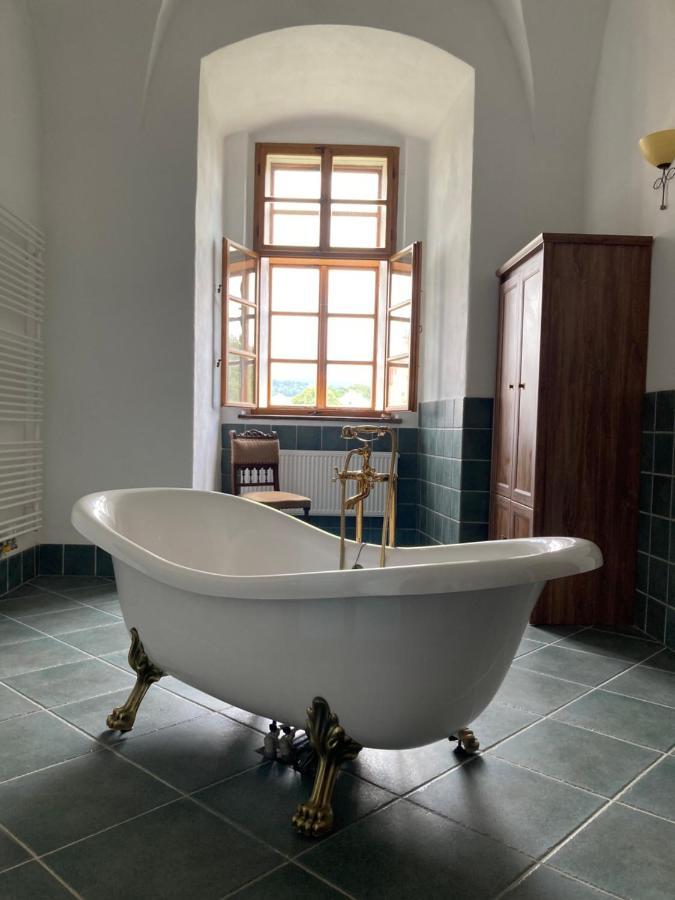 Zamek Kolstejn - Hotel Chateau Goldenstein Branná Eksteriør billede