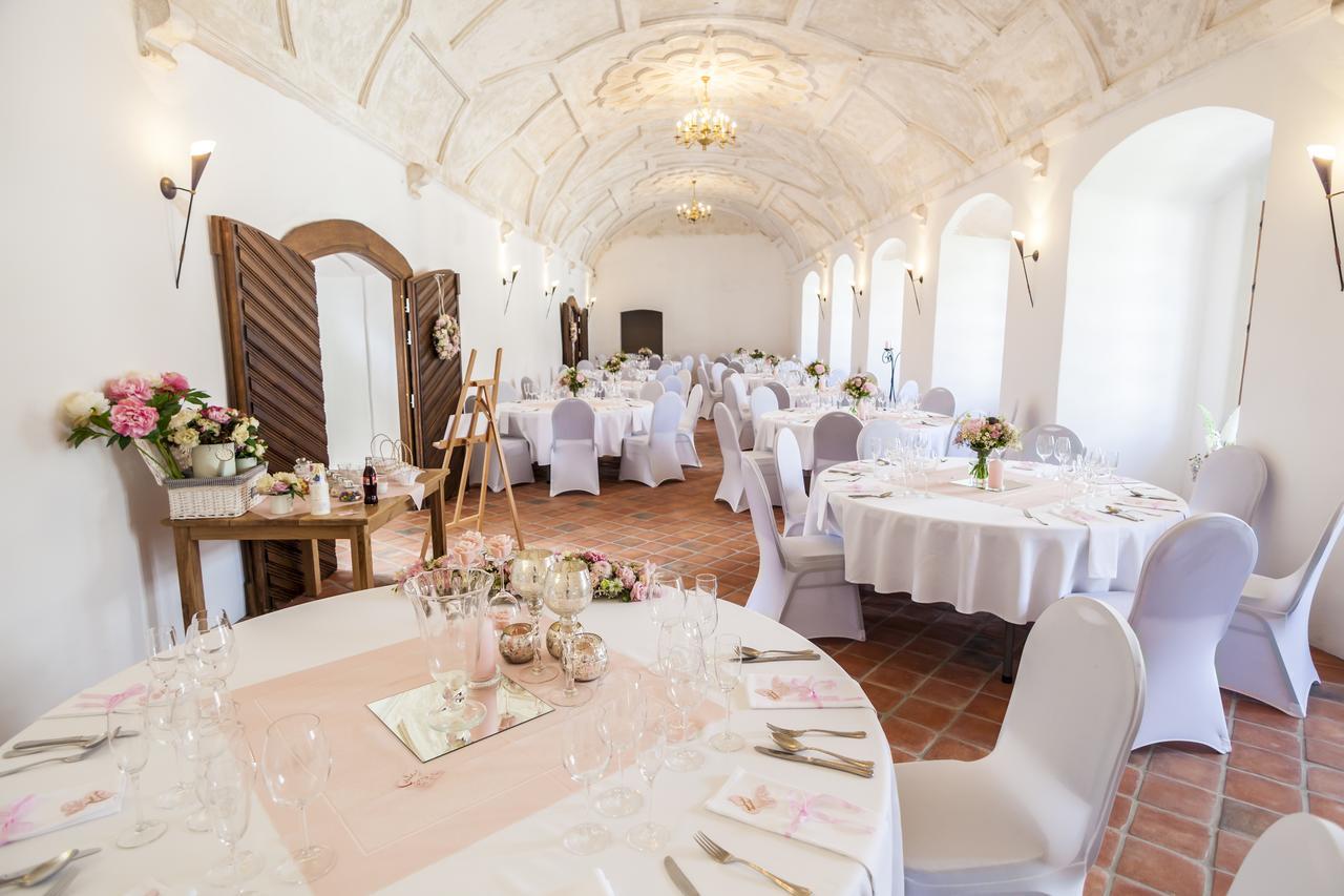 Zamek Kolstejn - Hotel Chateau Goldenstein Branná Eksteriør billede