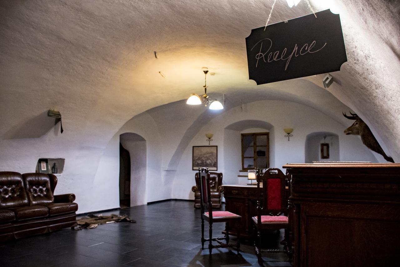 Zamek Kolstejn - Hotel Chateau Goldenstein Branná Eksteriør billede