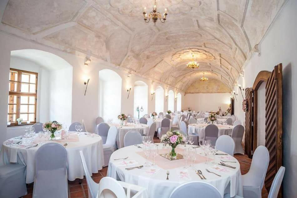 Zamek Kolstejn - Hotel Chateau Goldenstein Branná Eksteriør billede